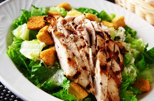 Cesar Salad with Grilled Chicken Strips