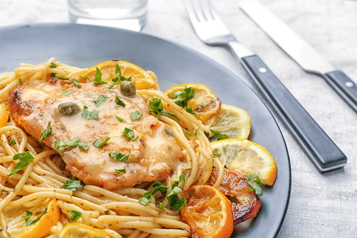 Delicious,Italian,Chicken,Piccata,On,Plate