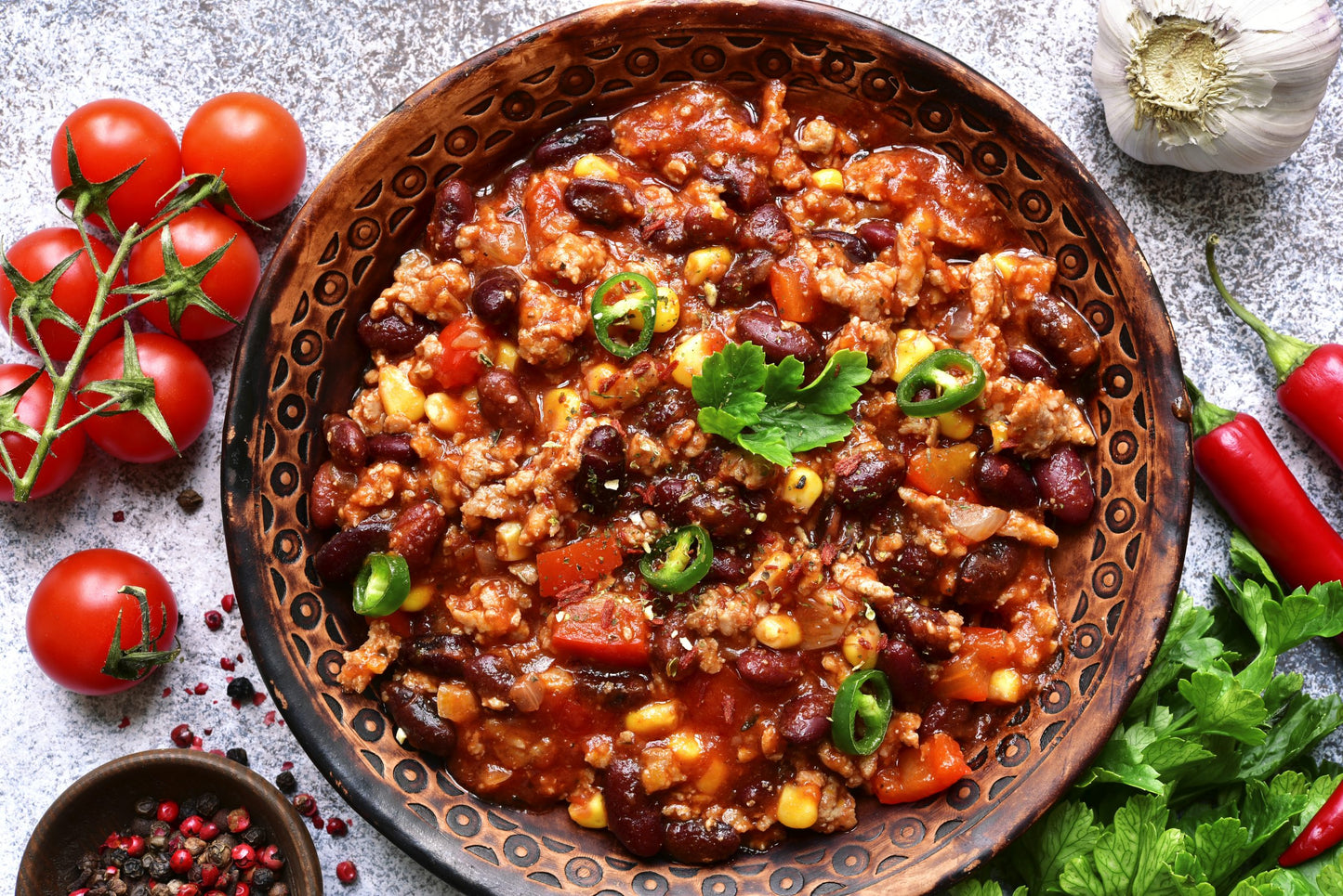 Chili con carne - minced meat stew with red bean and tomato