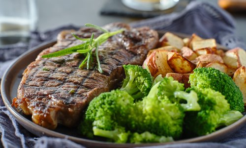 Grilled London Broil with Roasted Broccoli and Potatoes 1